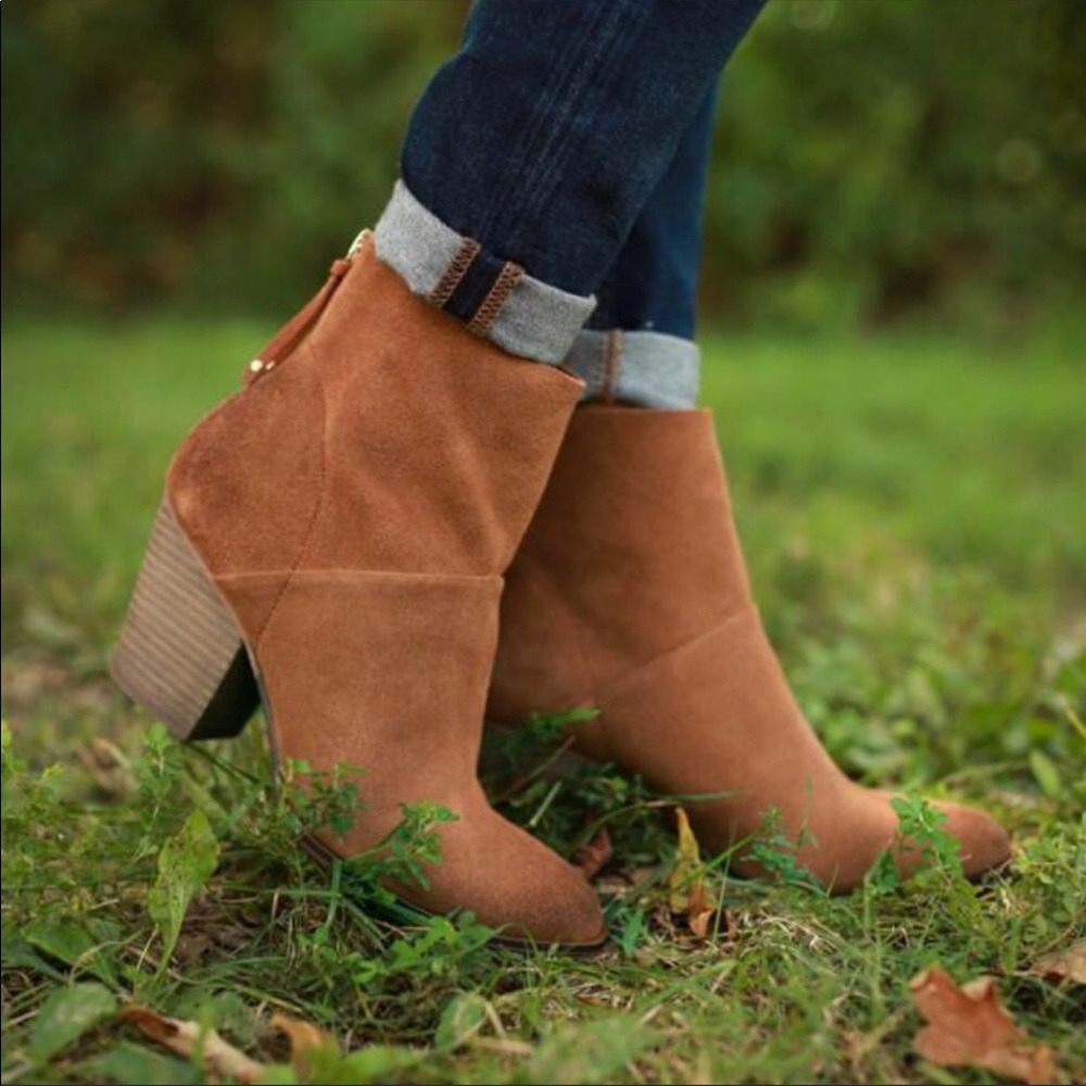 Whiskey Distressed Ankle Bootie - Picture 6 of 8